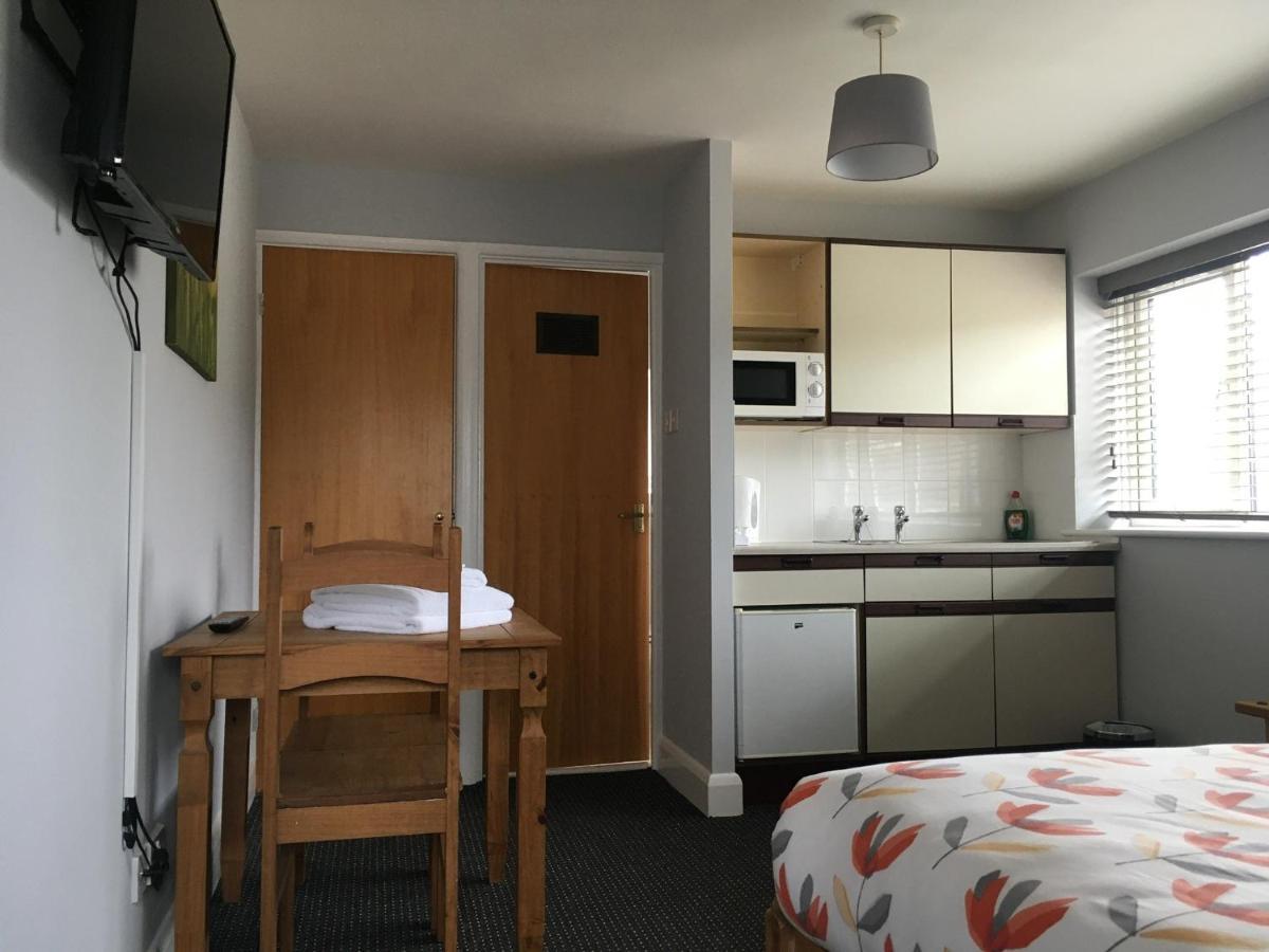 T & J Motel Lamberhurst Екстериор снимка