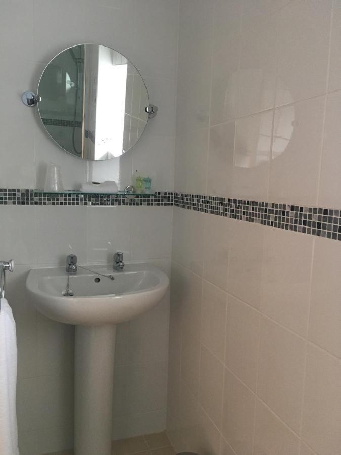T & J Motel Lamberhurst Екстериор снимка