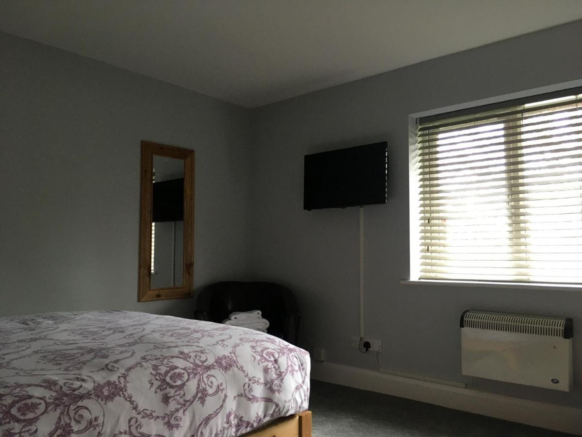 T & J Motel Lamberhurst Екстериор снимка