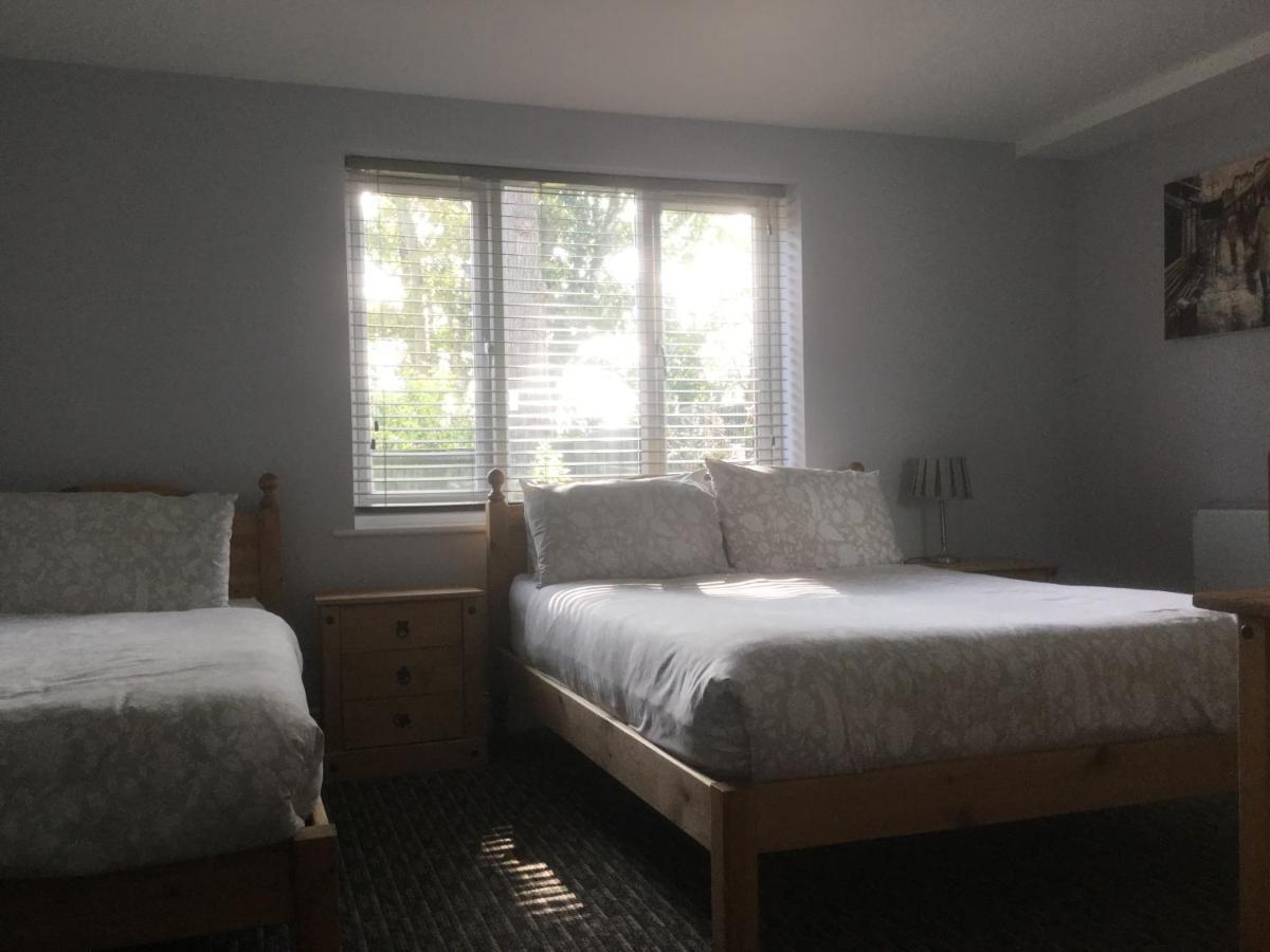 T & J Motel Lamberhurst Екстериор снимка