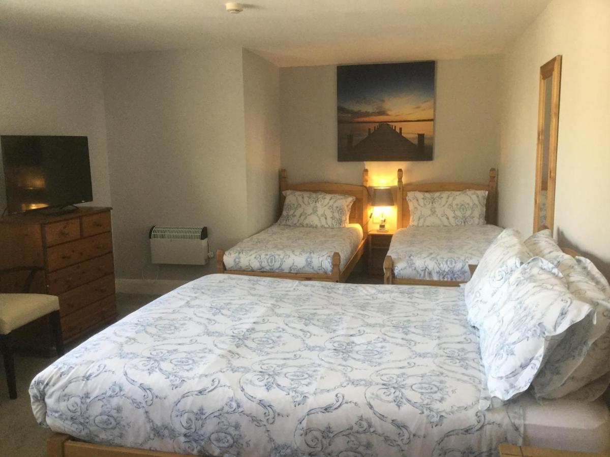 T & J Motel Lamberhurst Екстериор снимка