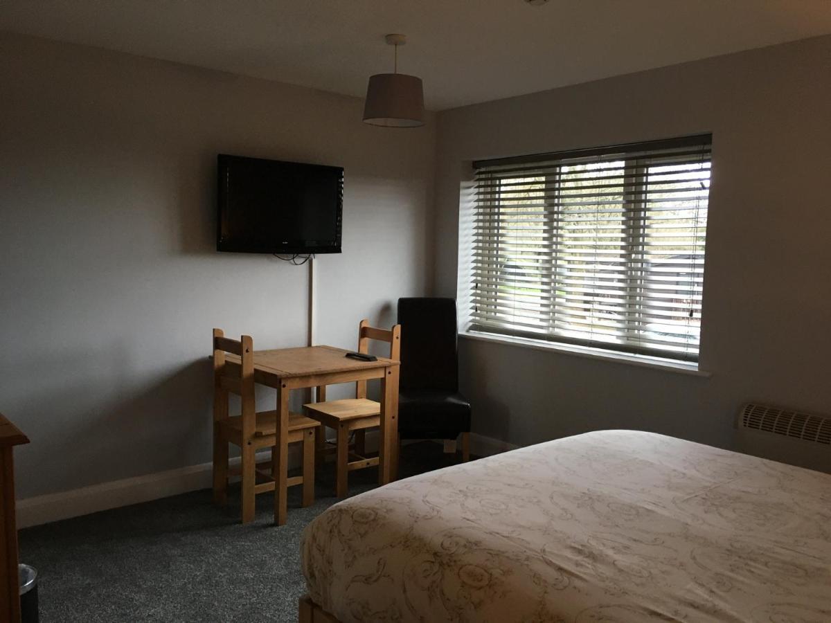T & J Motel Lamberhurst Екстериор снимка