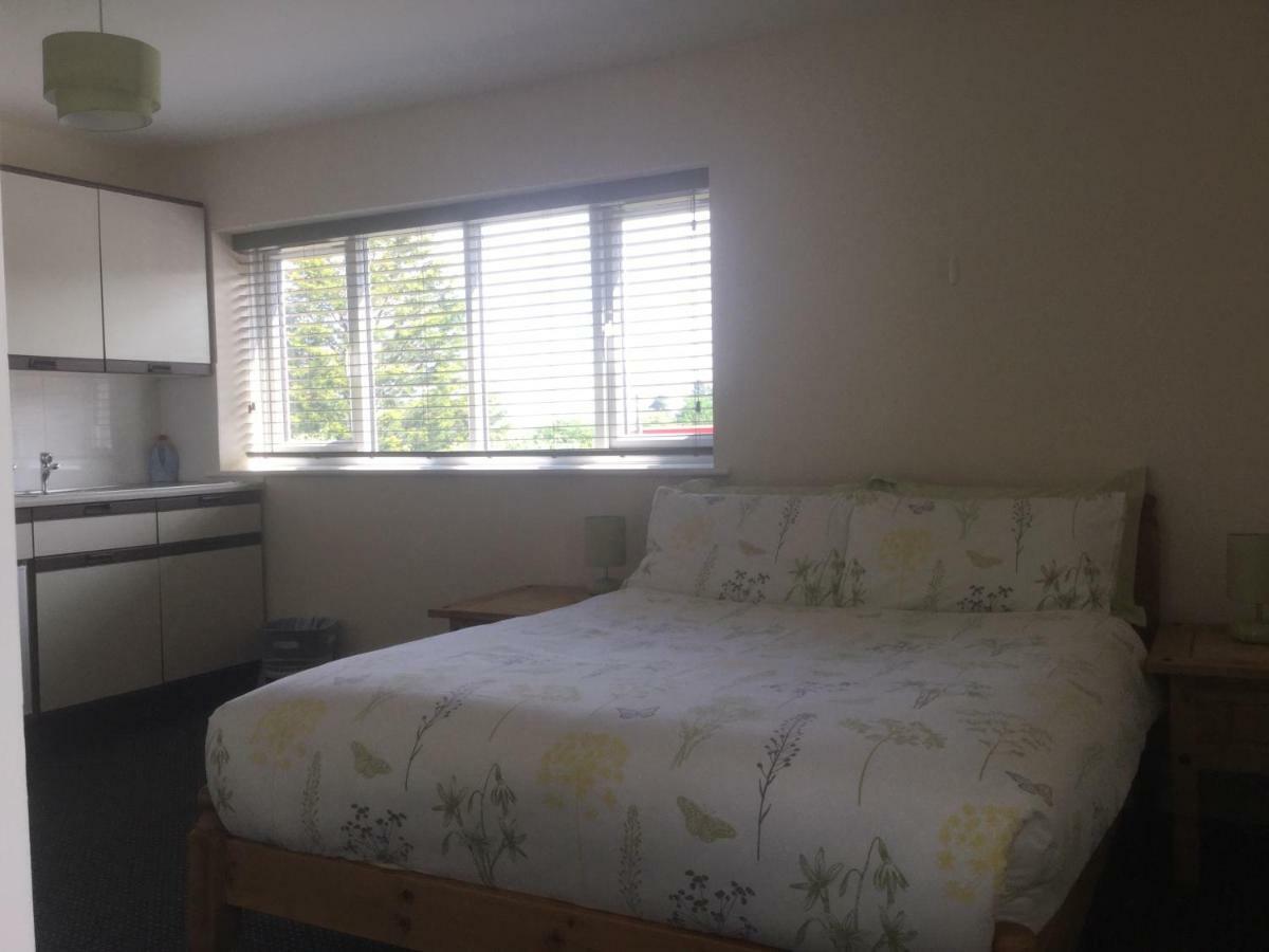 T & J Motel Lamberhurst Екстериор снимка