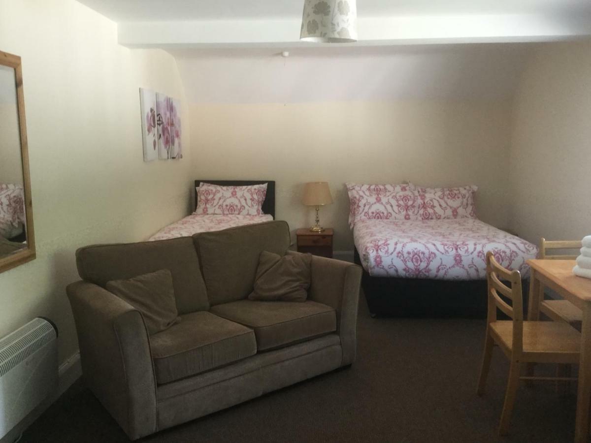 T & J Motel Lamberhurst Екстериор снимка