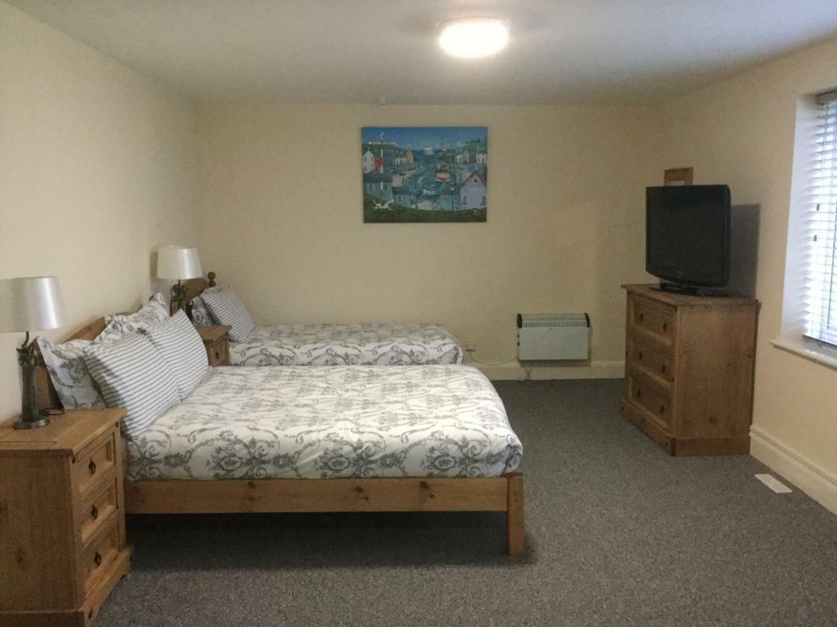 T & J Motel Lamberhurst Екстериор снимка
