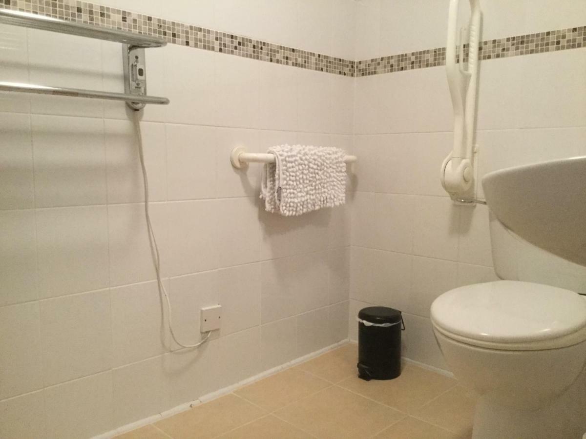 T & J Motel Lamberhurst Екстериор снимка