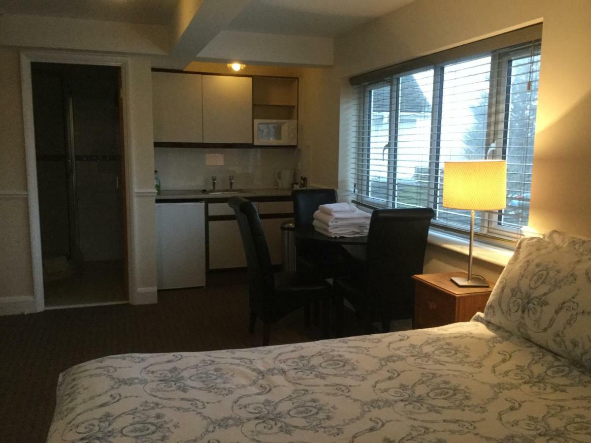 T & J Motel Lamberhurst Екстериор снимка