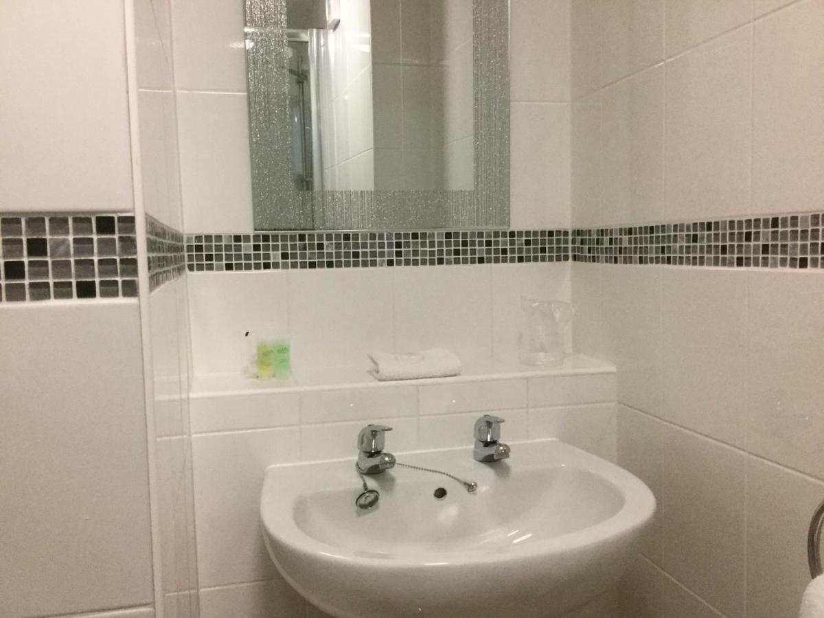 T & J Motel Lamberhurst Екстериор снимка