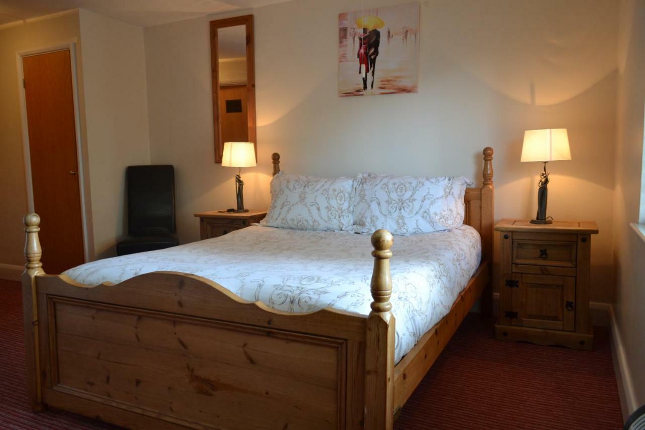 T & J Motel Lamberhurst Екстериор снимка